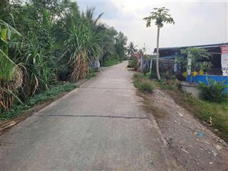 Đất nền ngay sân bóng gò vua  đất dân sổ đầy đủ  giá 1tỷ4 (chốt nhanh có thể thương lượng giá)
