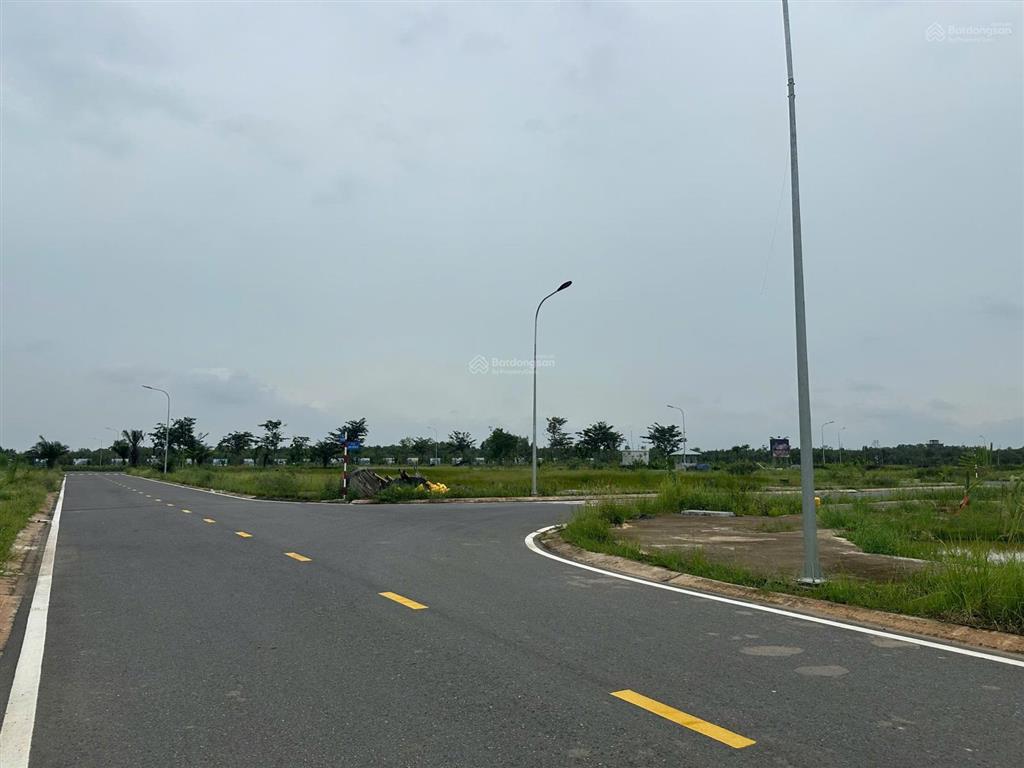 Bán gấp đất ngay cầu đôi  nguyễn cửu phú, chỉ cần 2,1 tỷ   em gấp để được giá tốt nhất