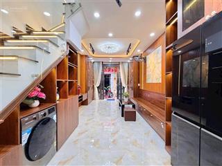 Chủ đi úc nên cần bán lại nhà, full nội thất chỉ dọn vào ở giá chỉ nhỉnh 4 tỷ