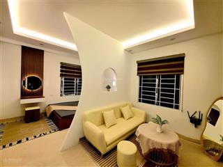 Căn hộ kim mã có thang máy nhận khách tây