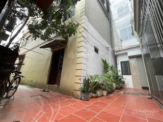 Ngay nhổn  đại học công nghiệp  lô góc  ô tô đỗ cửa  bán đất tặng nhà 3 tầng