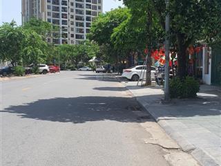 Cần bán gấp (giá giảm 5 tỷ) đất lý sơn 240m, ngõ rộng 22m, mt 12m, phân lô vỉa hè oto tránh