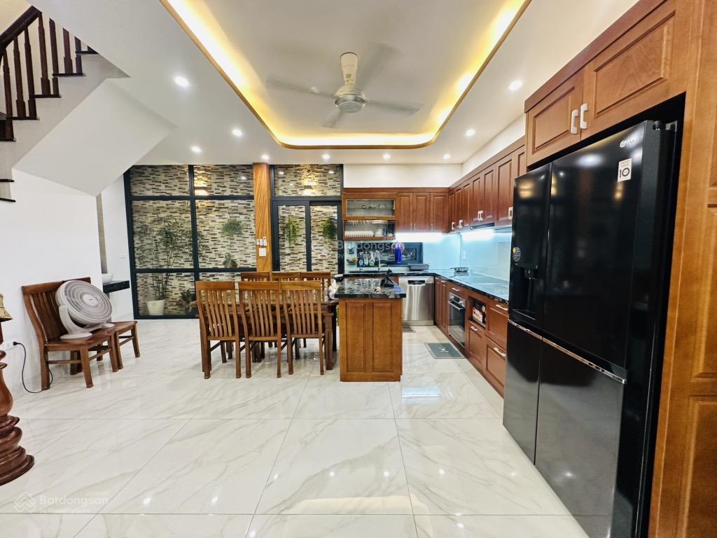 Hiếm! nhà 4 mặt thoáng yên phụ 4 ngủ rộng ở ngay
