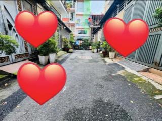 Chủ nhiệt bán nhanh nhà hẻm ôtô trong tuần. 4 tầng. âu cơ. tân bình. 6.9 tỷ.