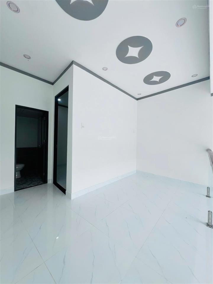 Nhà dtsd 80m2 gần chợ nhị xuân, 2pn 2wc mua là ở ngay sổ riêng sang tên liền