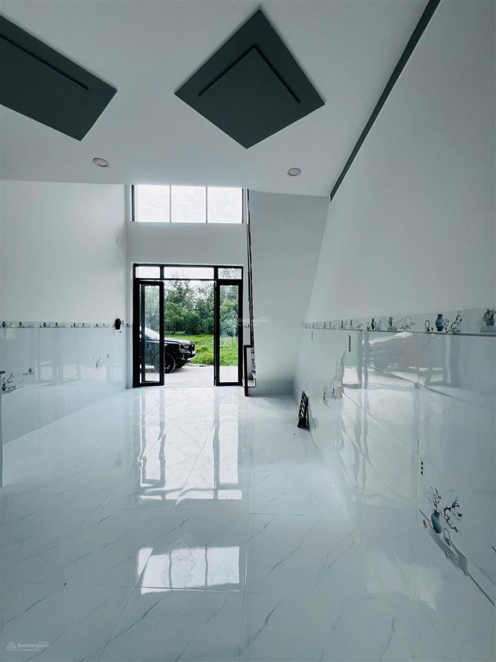 Nhà dtsd 80m2 gần chợ nhị xuân, 2pn 2wc mua là ở ngay sổ riêng sang tên liền