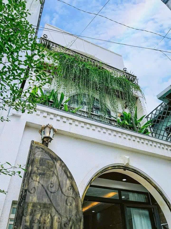 Nhà 80m2 sư vạn hạnh, p12, q10. xây 1 trệt 2 lầu. giá 3 tỷ 550. gần vạn hạnh mall, sổ hồng riêng