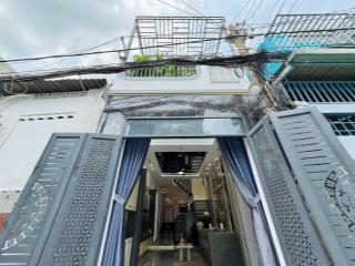 Ngay chợ xóm chiếu, nhà 52m2 đoàn văn bơ, p13, q4. 1 trệt 1 lầu. gần đh nguyễn tất thành