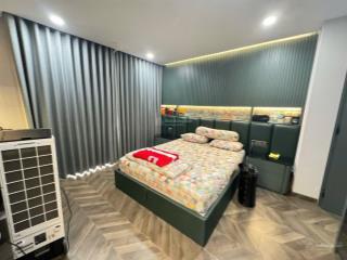 Cần tiền bán gấp căn hộ the gold view, quận4 82m2 3pn2wc full nội thất 2tỷ650 triệu