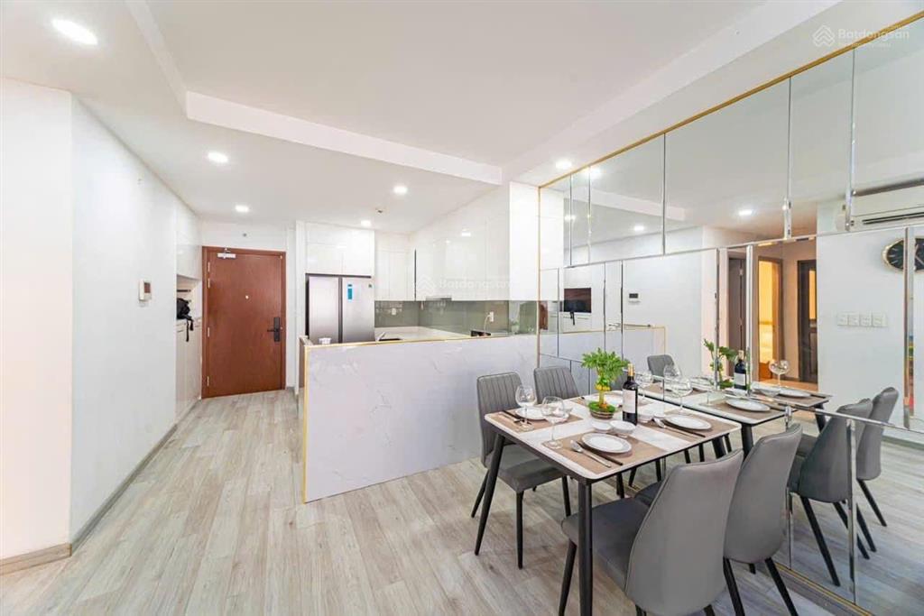 Cần tiền kinh doanh bán gấp căn hộ riviera point 105m2 2pn2wc 2ty400triệu
