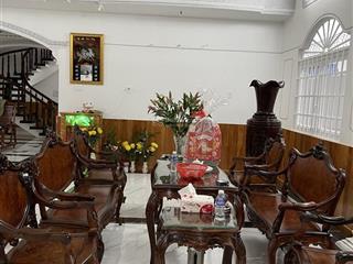 Chính chủ bán nhà bến lức 700m2, thích hợp làm văn phòng, trụ sở, nhà xưởng