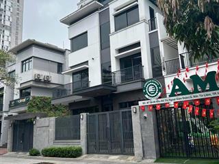 Bán biệt thự sân vườn hoàng quốc việt  ô tô tránh  105m2, mặt tiền 7m, 4 tầng. giá 33.9 tỷ