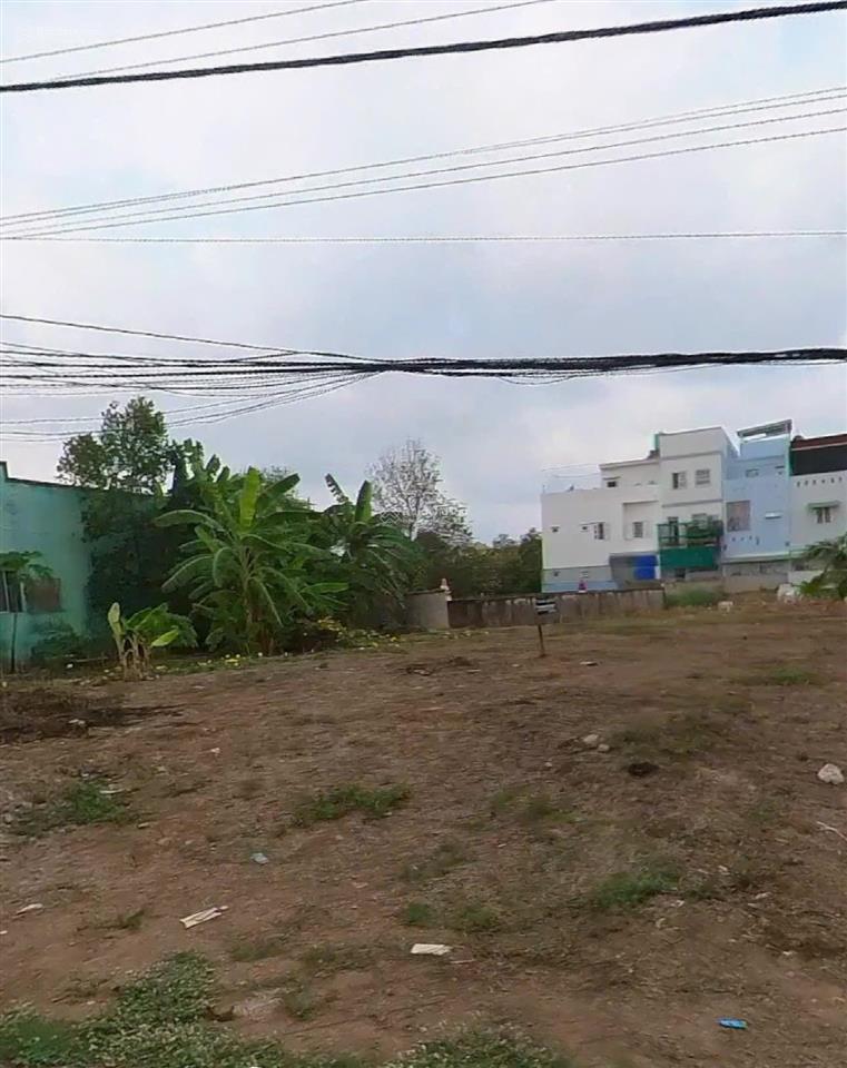 Cần bán đất mt nguyễn thị hạnh , phường 6, tân an , long an,gần chợ,600tr/120m2 shr