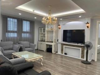 Cho thuê căn hộ tòa 671 hoàng hoa thám, bđ. 178m2, 3pn, 3vs, giá 22tr/th. full đồ