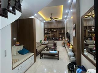 Cho thuê nhà 4 tầng tại la thành dt 40m2, 3 ngủ giá 20 triệu full nội thất cách đường lớn vài mét