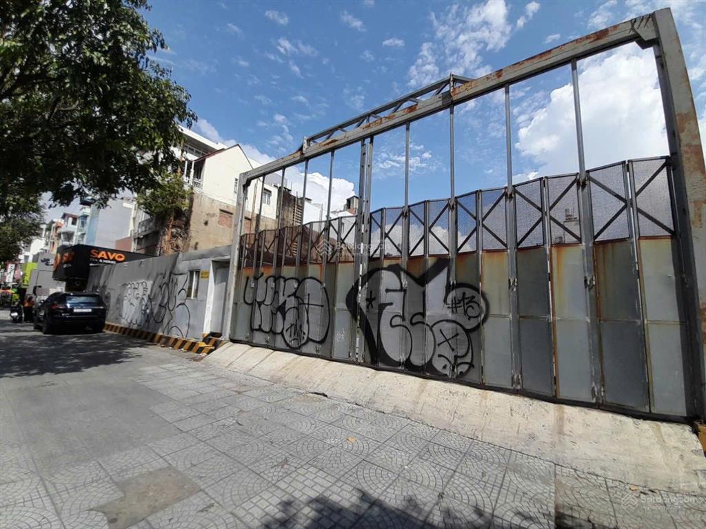 Bán đất xây văn phòng tmdv 72 74 võ thị sáu, tân định q1 (37,5x56m). dt 2157,7m2, giá 1.400 tỷ