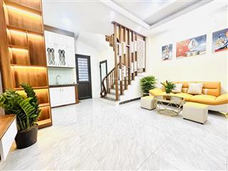 Nhà vĩnh hưng, gần phố, 32m2 5 tầng nhà mới ở ngay, giá 5.5 tỷ