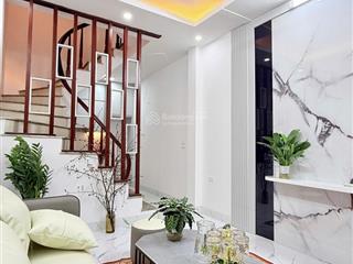 Nhà lĩnh nam, tầm tiền hiếm, 34m2 5 tầng, nhà mới, giá 5.4 tỷ