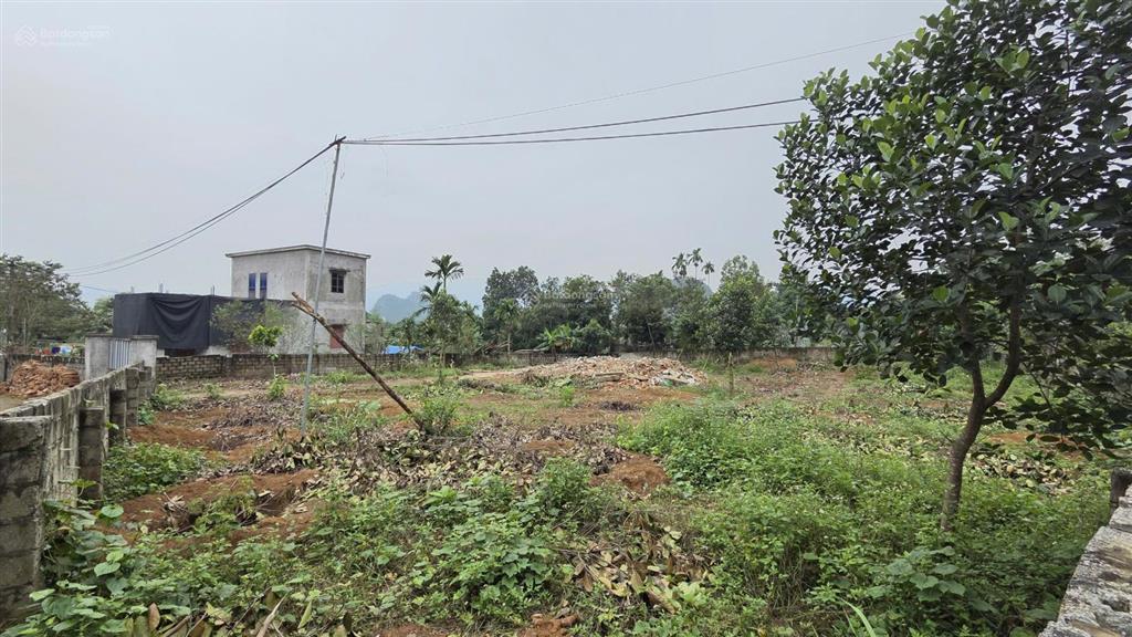 Lô góc 2 mặt tiền nằm trên trục đường chính ra đường mòn hồ chí minh