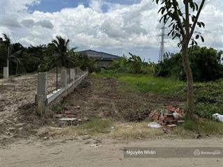 Cần vốn đầu tư bán nhanh lô đất thổ 550triệu/120m2. mt đường nguyễn thị định , phú hưng , bến tre.