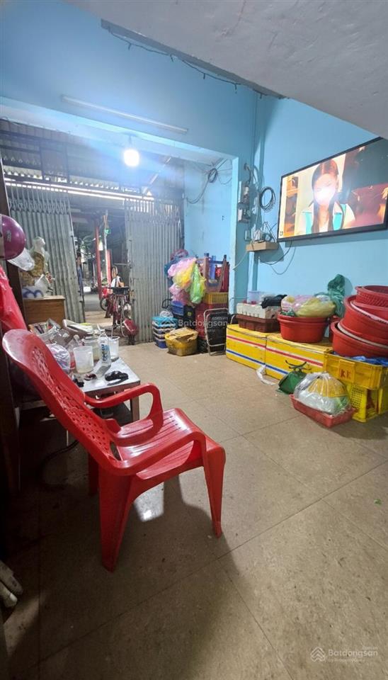 Nhà cũ tiện xây mới ngay mặt tiền chợ tân quy q7 kd buôn bán siêu vip, 53m2, shr công nhận 3 tầng.