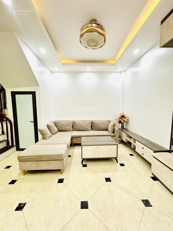 Nhà 28m, mặt tiền 5,4m, ngõ thông. full nội thất