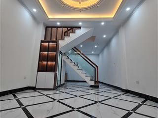 Bán nhà đẹp  thịnh liệt, hoàng mai diện tích 43m nhà phân lô, ô tô vào tận nhà! địa