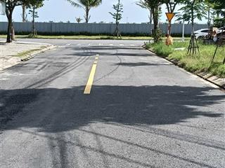 Lô góc có diện tích 194,6m², tọa lạc tại đường huỳnh thị một giao tân trà