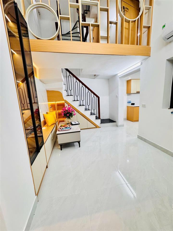 Nhà đẹp đống đa 28 m 4 tầng full nội thất ngõ thông giá 6.9 tỷ
