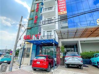 Nhà phố vip 4 tầng có thang máy  ngay mặt tiền cầu vượt ngã tư ga