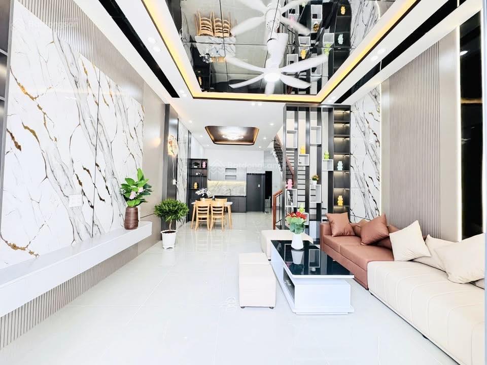 Gđ bán nhà 1 trệt 1 lầu giá 2 tỷ 550 triệu, dt 5x20m, tân an, bình dương