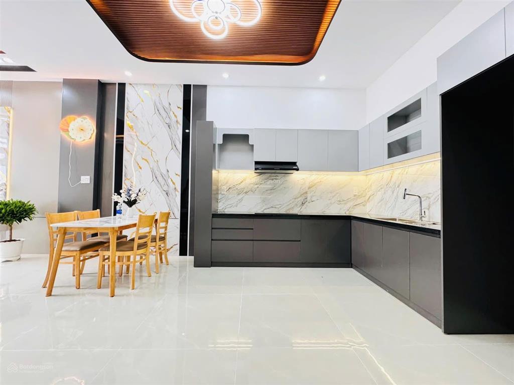 Gđ bán nhà 1 trệt 1 lầu giá 2 tỷ 550 triệu, dt 5x20m, tân an, bình dương