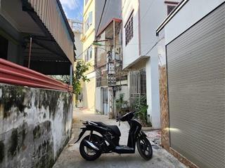 Liên ninh thanh trì, bán nhà 4 tầng 38m2 mới ô tô đỗ cổng, chỉ 4.4x tỷ