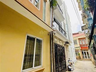 Nguyễn khang  trung tâm cầu giấy  ô tô đỗ cửa  nhà mới kính coong