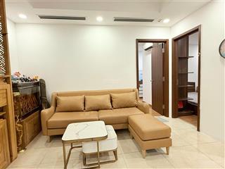 Bán căn 2n2wc 68m2 giá 6,8 tỷ full nội thất chung cư hà nội center point