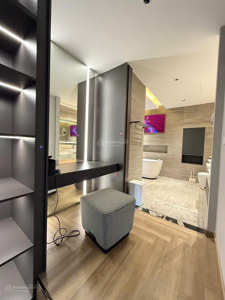 Bán nhanh căn 127m2, 3n2wc 2 ban công cc bohemia giá 11 tỷ.  0772 338 ***