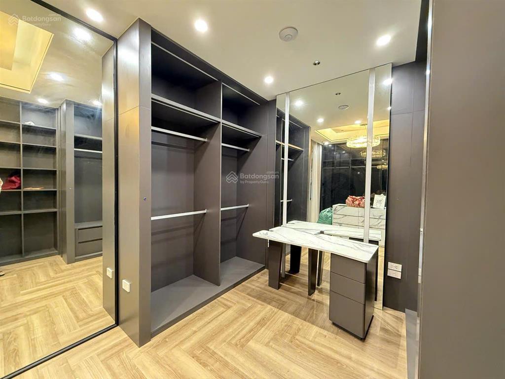 Bán nhanh căn 127m2, 3n2wc 2 ban công cc bohemia giá 11 tỷ.  0772 338 ***