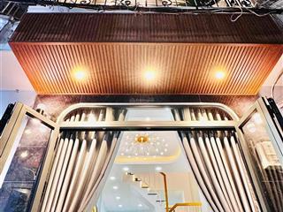 Chị vy chuyển công tác cần bán gấp đoàn văn bơ, quận 4. dt58,5m2, 2,9 tỷ, hợp đồng cho thuê 19tr/1t