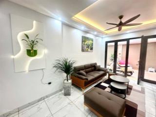 Siêu phẩm ngọc thuỵ, long biên nhà 45m2 4pn nội thất sang trọng, 10m ra ô tô chẵn 9 tỷ