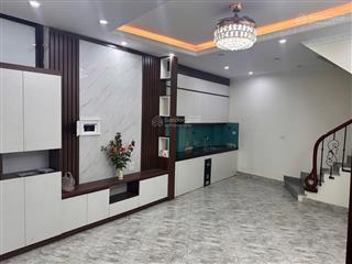 Nhà 5 tầng bồ đề còn mới ô tô đỗ cửa, dân trí cao chẵn 6 tỷ