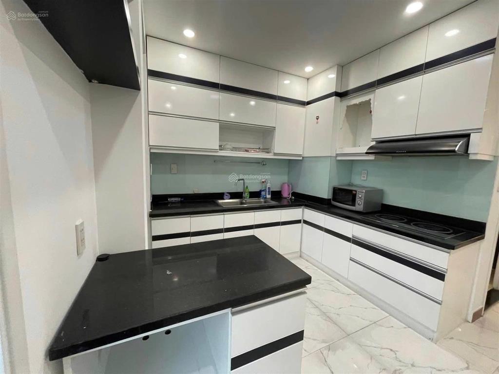 Bán căn hộ golden plaza 2pn2wc68m22tỷ300