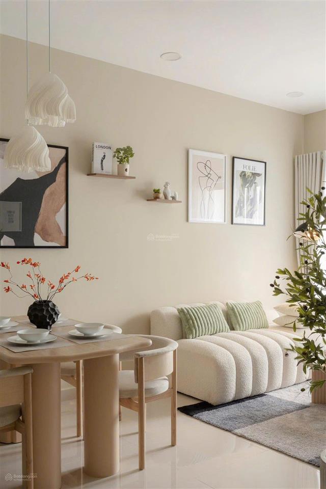 Ch 50m2 hoàng hoa thám  nhỉnh 2 tỷ sổ sẵn sang tên ngay chính chủ thương lượng, full nt, ở ngay