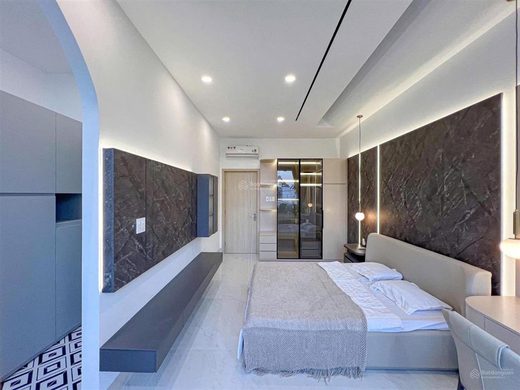 Bán nhà 1 trệt 1 lầu có sân rộng rãi mới xây thủ dầu một, bình dương