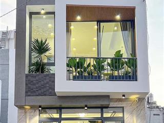 Bán nhà 1 trệt 1 lầu có sân rộng rãi mới xây thủ dầu một, bình dương