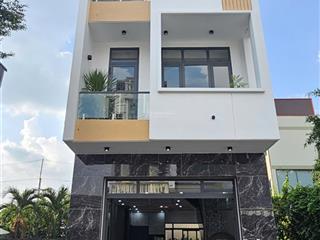 Nhà cực rộng full nội thất gần dt743 sinh sống cực đẹp