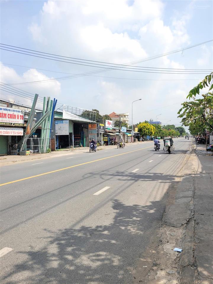 Bán 2 lô đất mặt tiền dt743c kinh doanh tốt