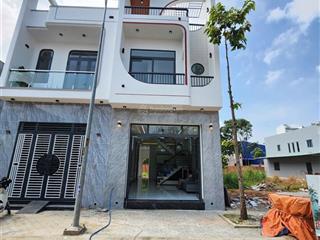 Bán nhà 1 lầu có phòng ngủ dưới gần chợ bà trì  tân uyên