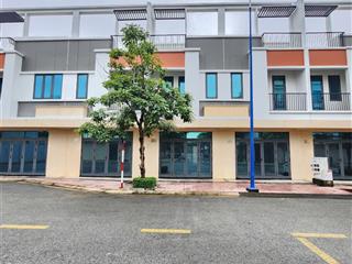 Bán nhà 2 lầu đã hoàn công cách chợ bình phước b chỉ 200m