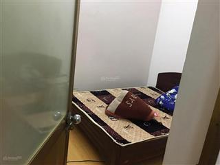 Chính chủ cho thuê căn hộ tập thể tầng 2 tại 923 giải phóng, 2 ngủ 1 khách, giá 6 triệu