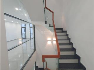 Cho thuê văn phòng nhà phố 126m2 vinhomes grand park